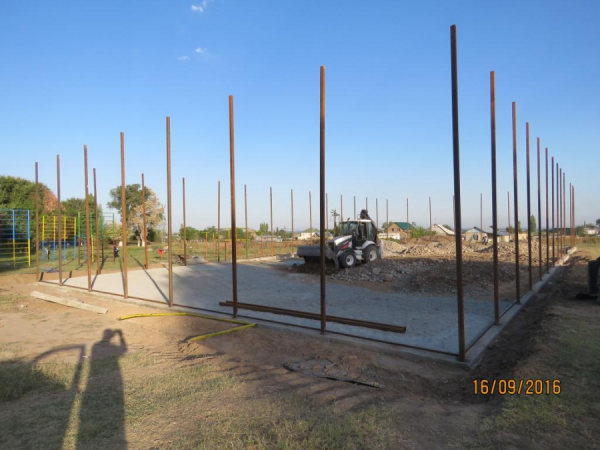 Установка и строительство мини-футбольного поля в селе Кунтуу